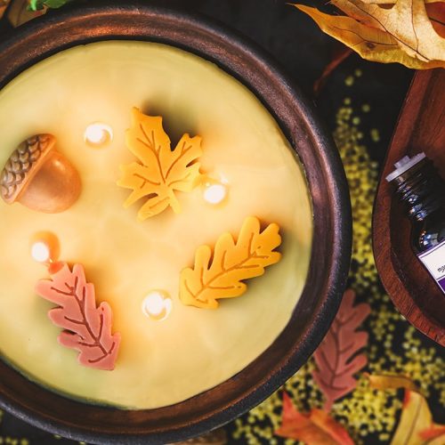 Oakmoss-Candle-Featured.jpg Oakmoss-Candle-Featured.jpg