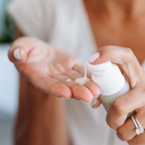 dos-and-donts-of-applying-skin-care-eminence-organics.jpg dos-and-donts-of-applying-skin-care-eminence-organics.jpg